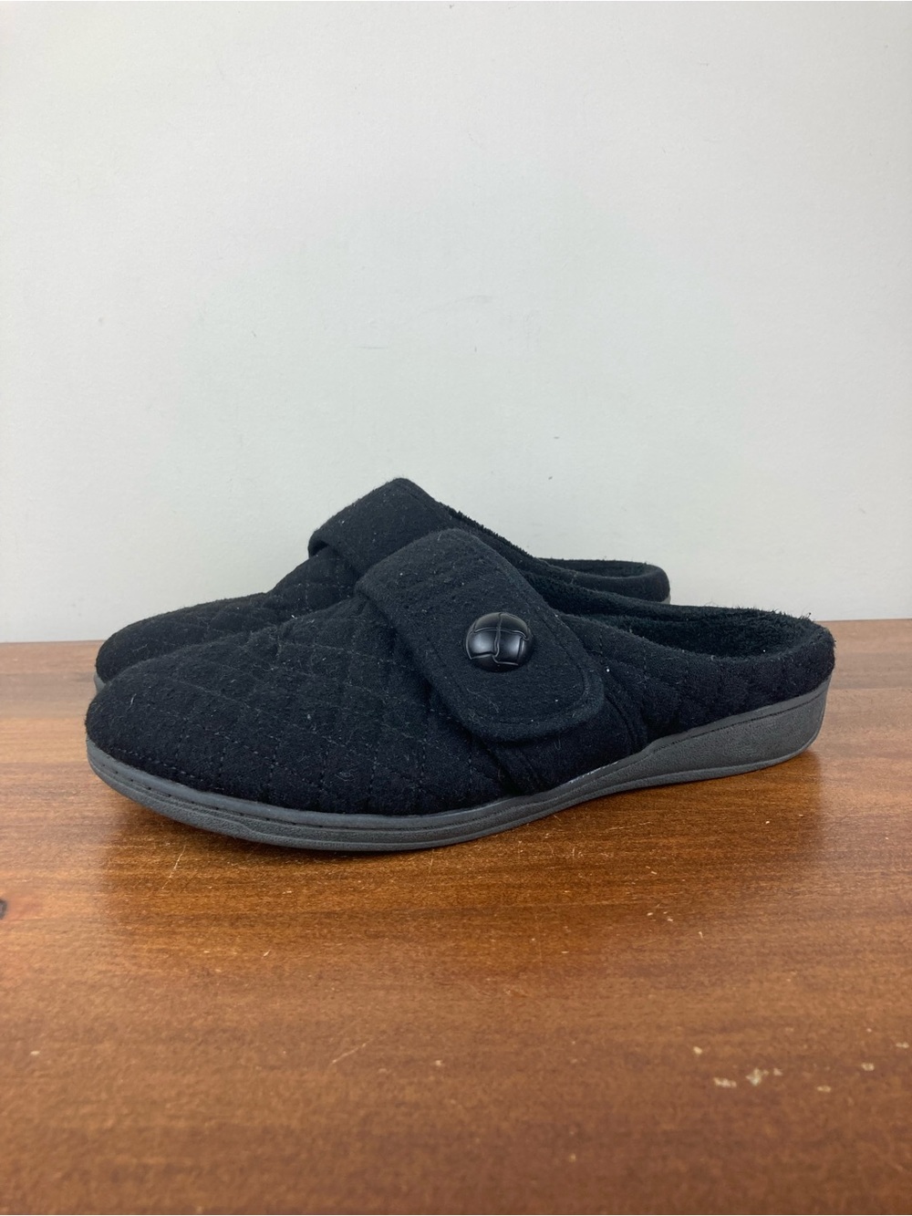 Vionic Carlin Slippers Black Quilted Faux Fur Orthotic Slip On Mule Women’s 9.